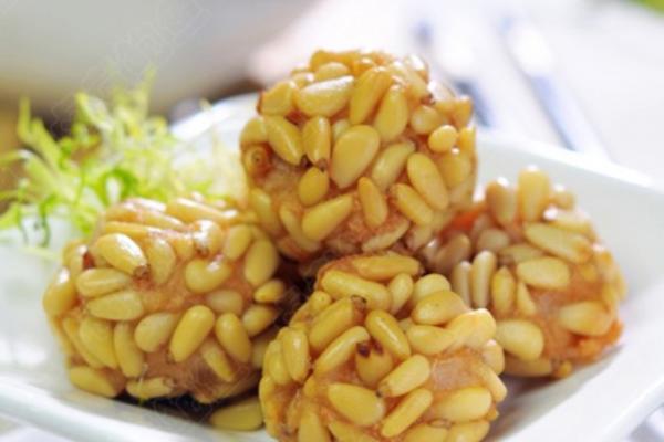 芝芯松子虾球