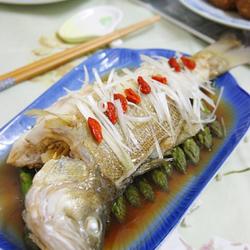 清蒸笋鲈鱼的做法[图]