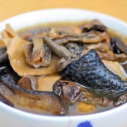 笋菇炖鸡的做法[图]