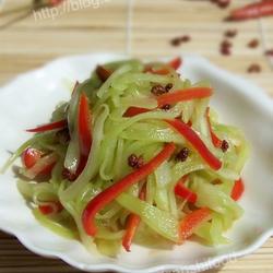 炝拌莴笋丝的做法[图]