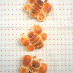 蝴蝶造型香肠面包的做法[图]