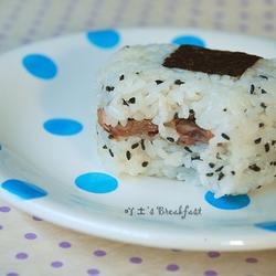 黑芝麻酱牛肉饭团的做法[图]