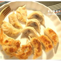 姜味蘑菇水煎饺的做法[图]