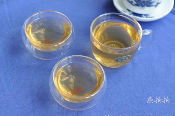 荷叶玫瑰菊花茶