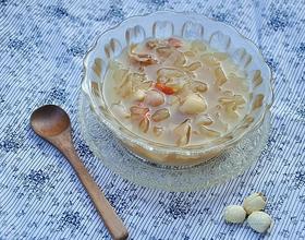 银耳莲子桂圆羹