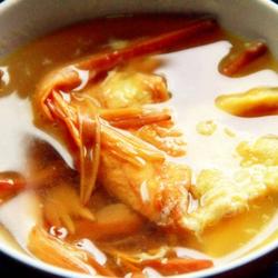 黄花菜煎蛋汤的做法[图]