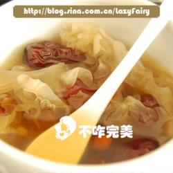 红枣枸杞银耳羹的做法[图]