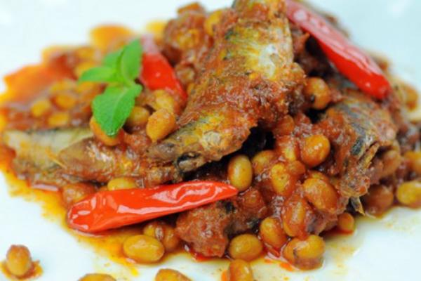 香辣茄汁沙丁鱼