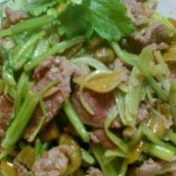 芹菜泡椒牛肉的做法[图]