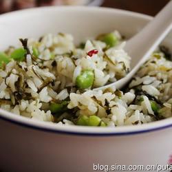 雪菜蚕豆炒饭的做法[图]