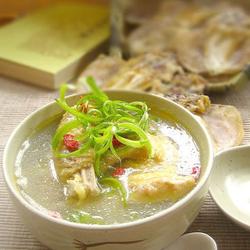 墨鱼炖鸡的做法[图]