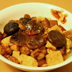 香菇豆腐烧肉的做法[图]