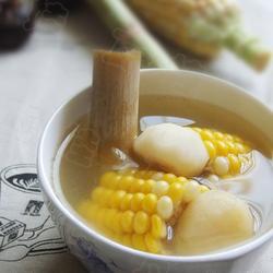 马蹄竹蔗甜玉米猪骨汤的做法[图]
