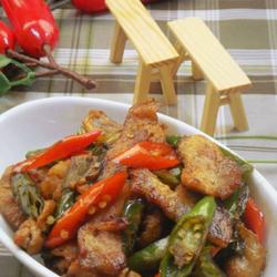 五花肉片炒美人椒的做法[图]