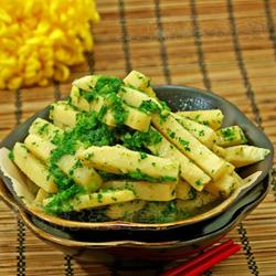 荠菜炒冬笋的做法[图]