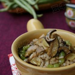 野生菌焖饭的做法[图]