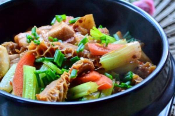 干锅牛杂