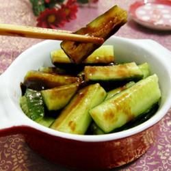蘸酱腌黄瓜的做法[图]