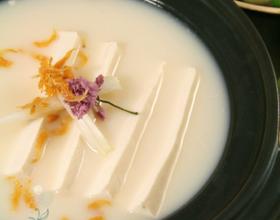 豆浆火锅配京都风绿茶面