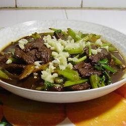 芹菜牛肉的做法[图]