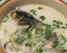 鱼头豆腐菌菇煲[图]
