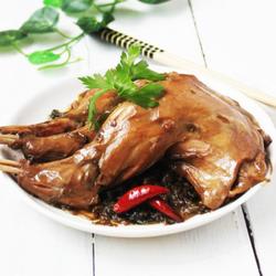 梅菜卤兔腿的做法[图]