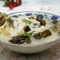 萝卜丝鲫鱼汤的做法[图]