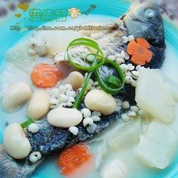 醇鲜扁豆米仁鱼汤的做法[图]