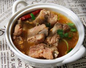 黄豆酱炖排骨
