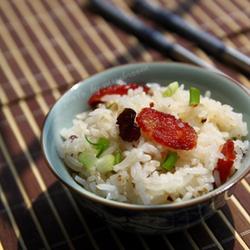 红葱头腊肠油炒饭的做法[图]