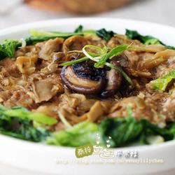 咸菜马蹄肉饼煲仔饭的做法[图]