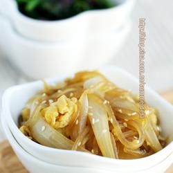 洋葱鸡蛋炒粉条的做法[图]
