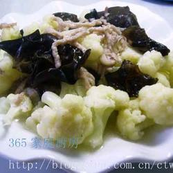 花菜黑木耳炒肉丝的做法[图]