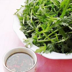 生拌茼蒿的做法[图]