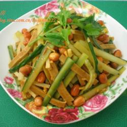 青瓜拌酱豆皮的做法[图]