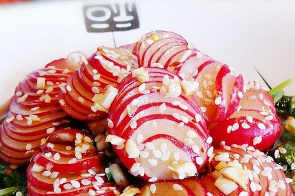 蒜香樱桃小萝卜