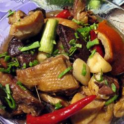 香菇炖腊鸡的做法[图]
