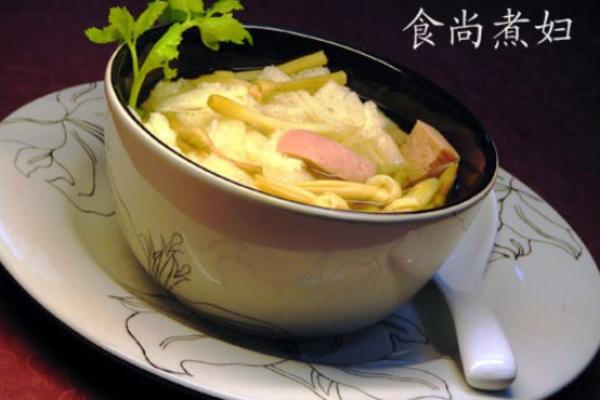 竹荪炖黄花菜