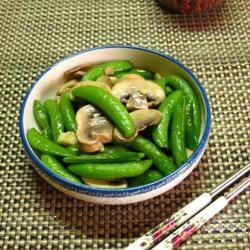 蘑菇炒甜豆的做法[图]