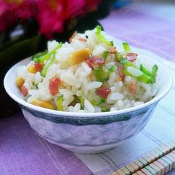 培根松仁炒饭的做法[图]