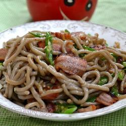 腊肉炒筱面的做法[图]