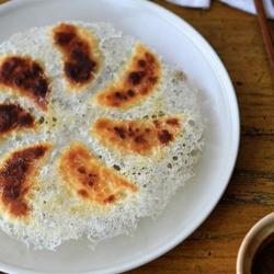 小南瓜杏鲍菇冰花煎饺的做法[图]