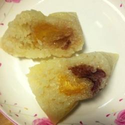 咸蛋黄肉粽的做法[图]
