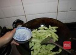 白瓜炒叉烧的做法图解3