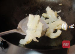 猪脚筋排骨焖香菇的做法图解6