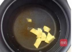 薏米腐竹煲猪肚的做法图解2