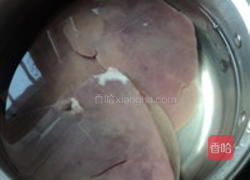 白切卤猪肝的做法图解1