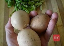 香菜炒笨鸡蛋的做法图解1
