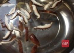 藕丁香菇肉丸汤的做法图解3