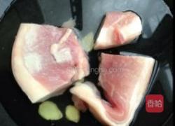 芹菜小炒肉的做法图解1